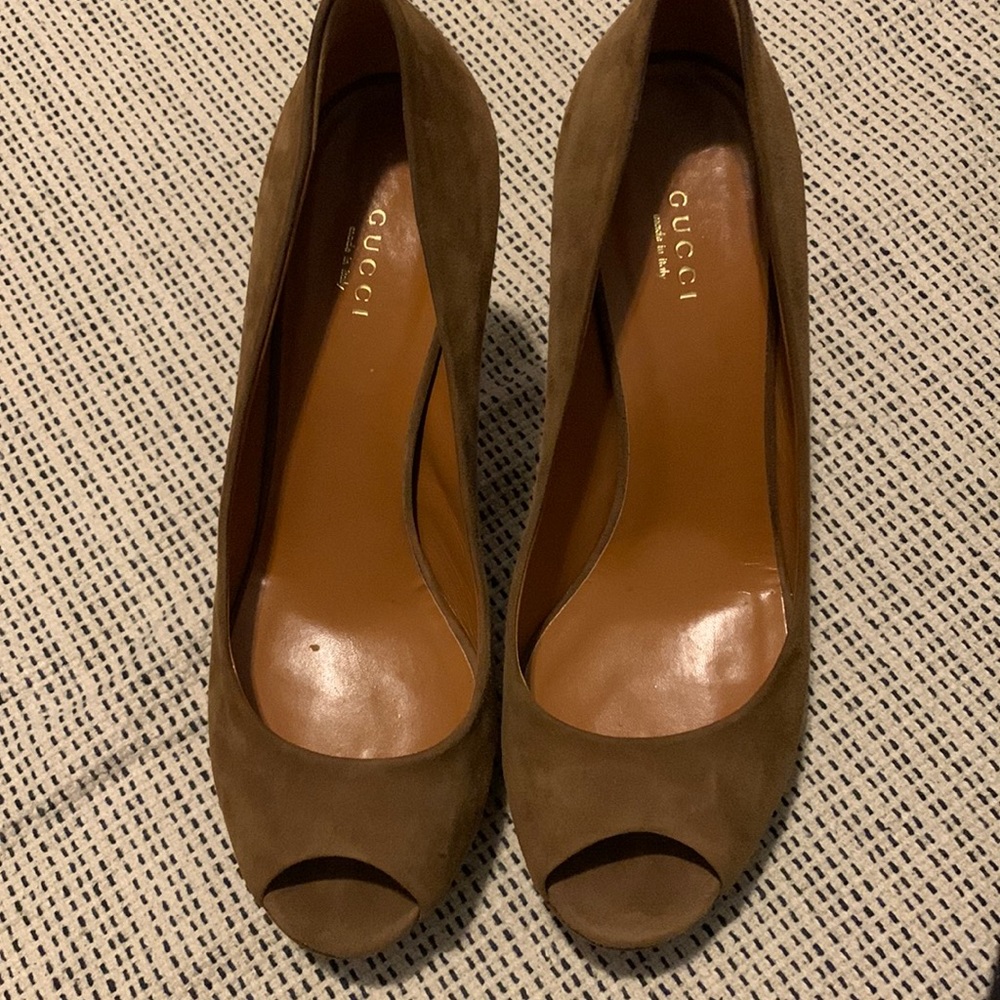 Gucci suede brown high heels size 40